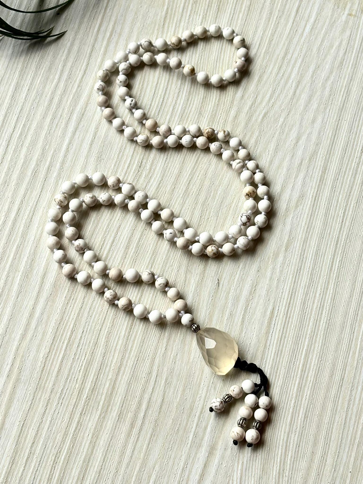 Howlite Mala Necklace with Agate Pendant , 108 beaded japamala, Crystal Beaded Necklace,Yoga Gift